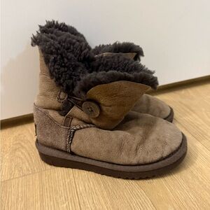 Cozy Brown Kids Boots Ugg Australia Bailey boots